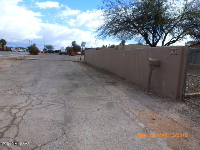 2020 East Grant Road Tucson, AZ 85719 - Photo 13 of 37