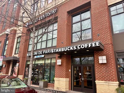 a view of a tennis court