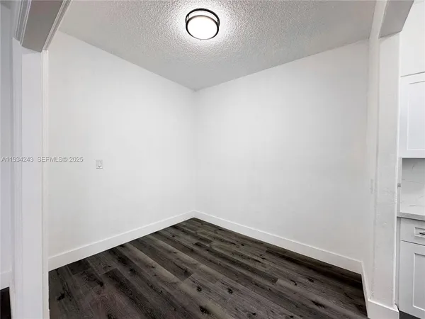 a view of utility room