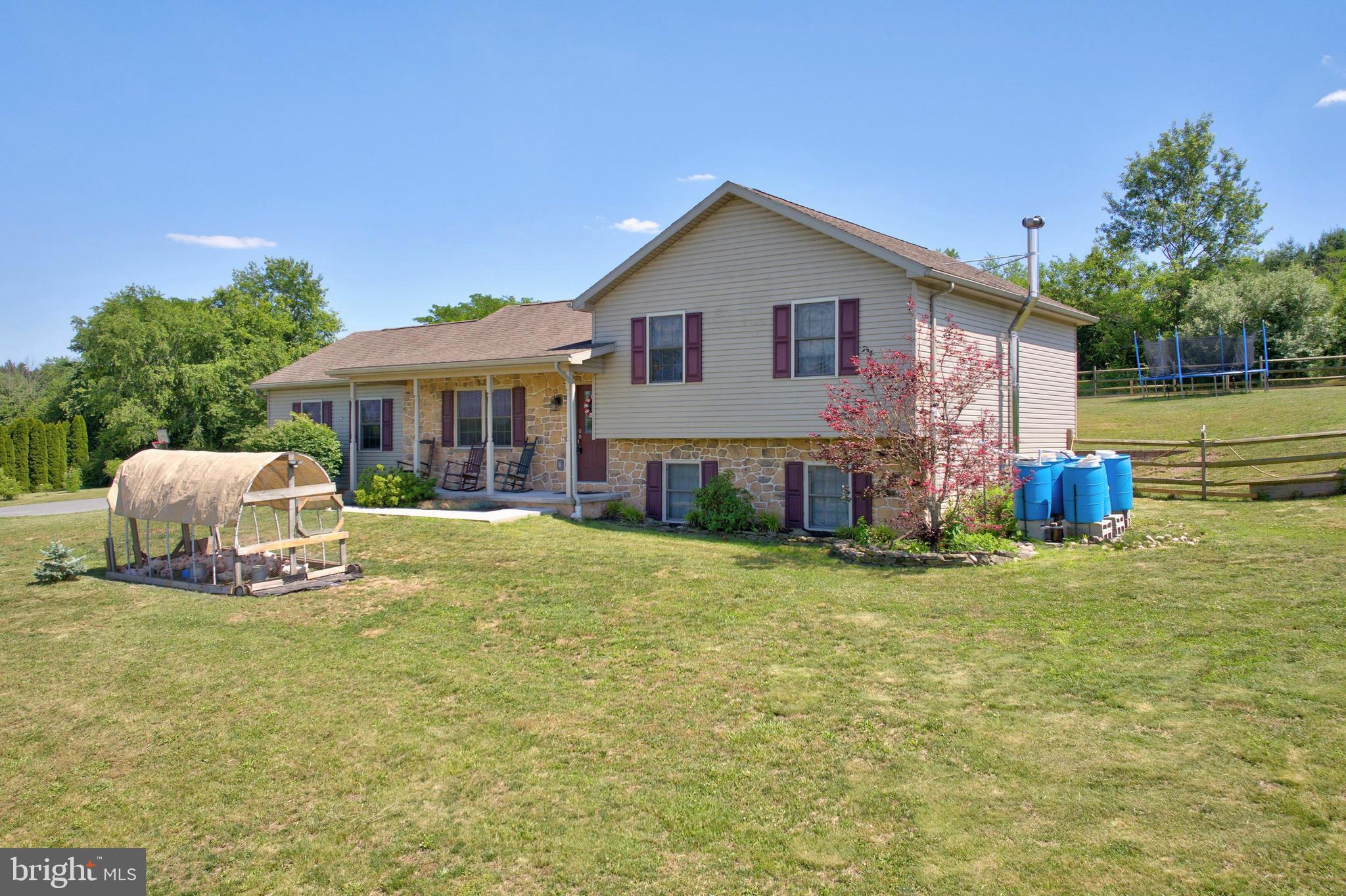225 North Grant Road Thomasville, PA 17364 - Photo 3 of 49 Front