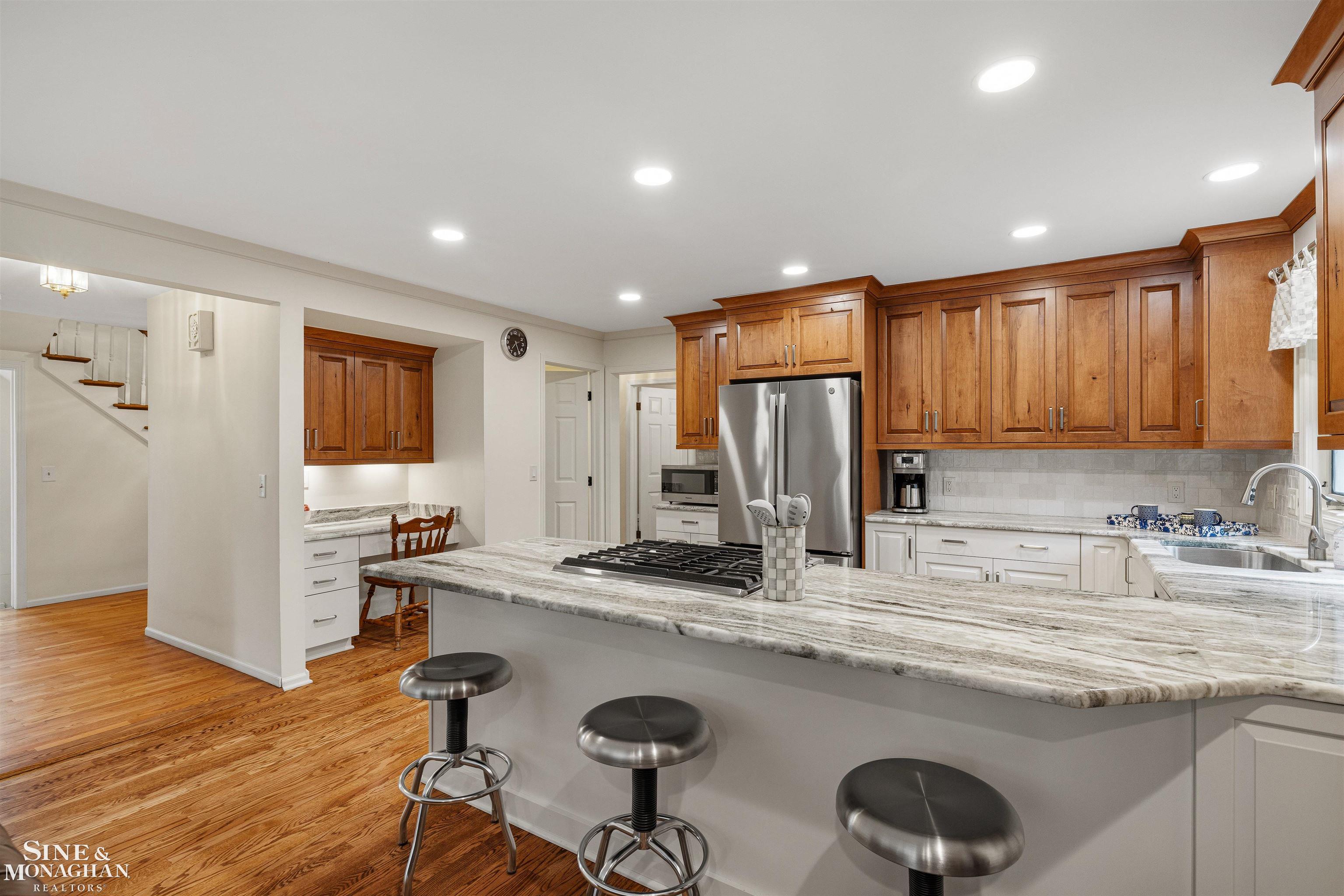 725 Fisher Road Grosse Pointe, MI 48230 - Photo 16 of 63 50211891-034fb833-eeb7-4c61-9378-3d4645b71aaf.JPG