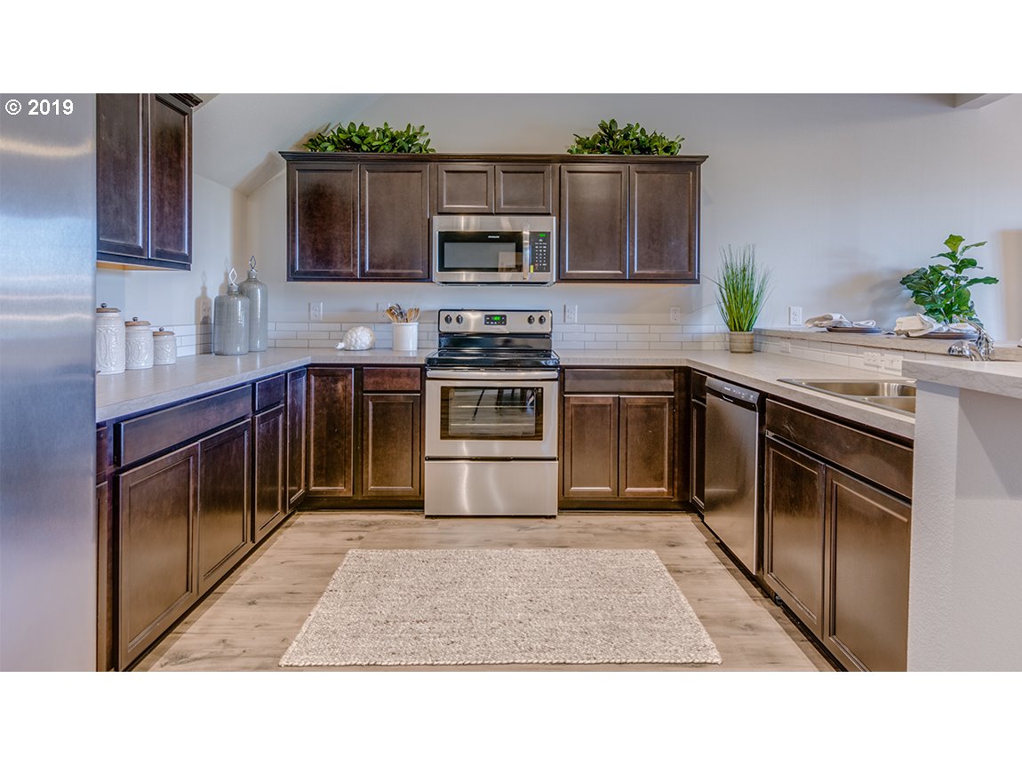 2242 Southeast Palmquist Road Gresham, OR 97080 - Photo 11 of 20 Gallery Image 11