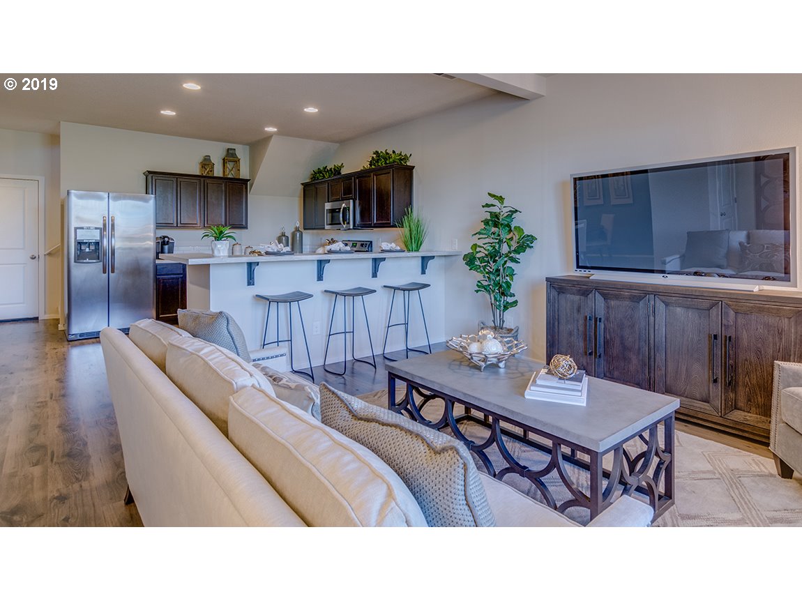 2242 Southeast Palmquist Road Gresham, OR 97080 - Photo 5 of 20 Gallery Image 5