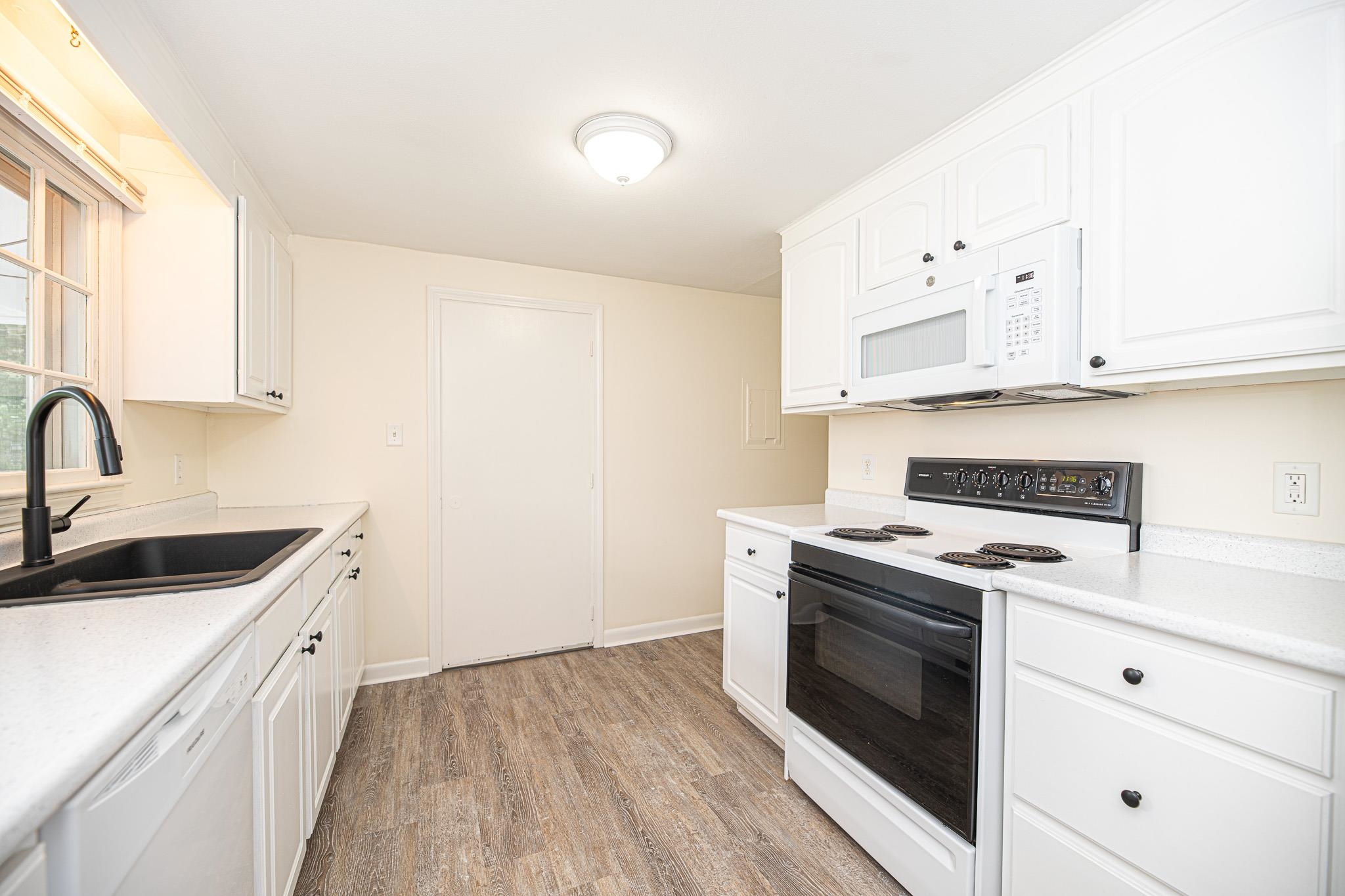 21 Dow Lane Rye, NH 03870 - Photo 4 of 38