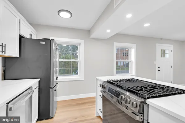 $730,000 | 5105 11th Street South, Arlington, VA 22204