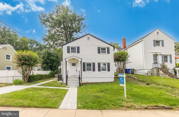 $730,000 | 5105 11th Street South, Arlington, VA 22204