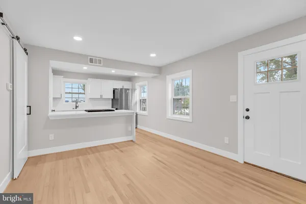 $730,000 | 5105 11th Street South, Arlington, VA 22204