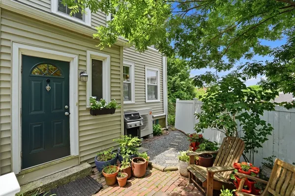 $798,000 | 4 Short St Place, Unit 4, Boston, MA 02129