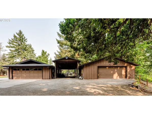 $825,000 | 38613 Highway 58, Dexter, OR 97431