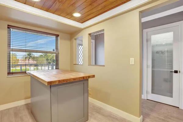 $1,900 | 7800 Northwest 18th Street, Unit 201, Margate, FL 33063