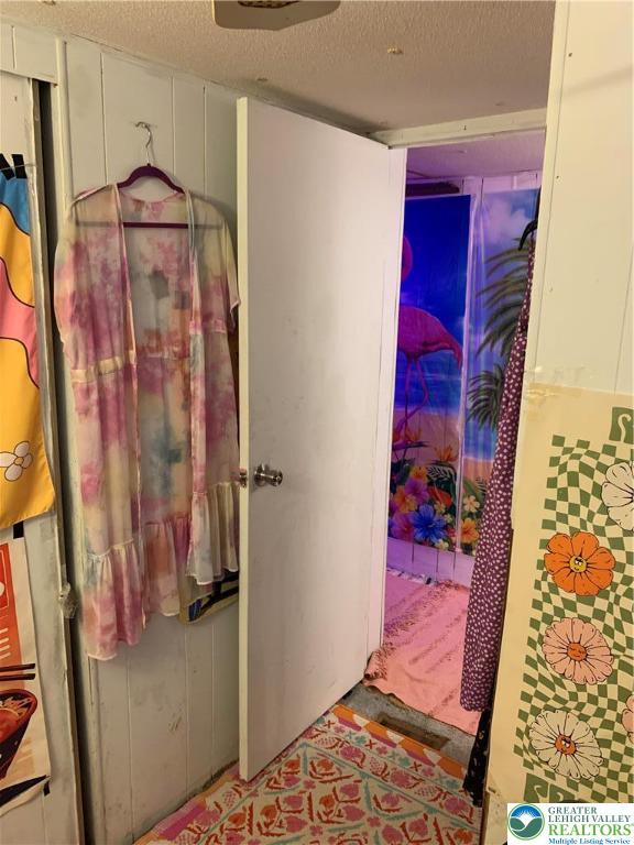 127 Pine Cone Trail Scotrun, PA 18355 - Photo 14 of 24 a bathroom with a sink and a mirror