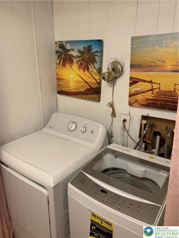127 Pine Cone Trail Scotrun, PA 18355 - Photo 7 of 24 a utility room with dryer and washer