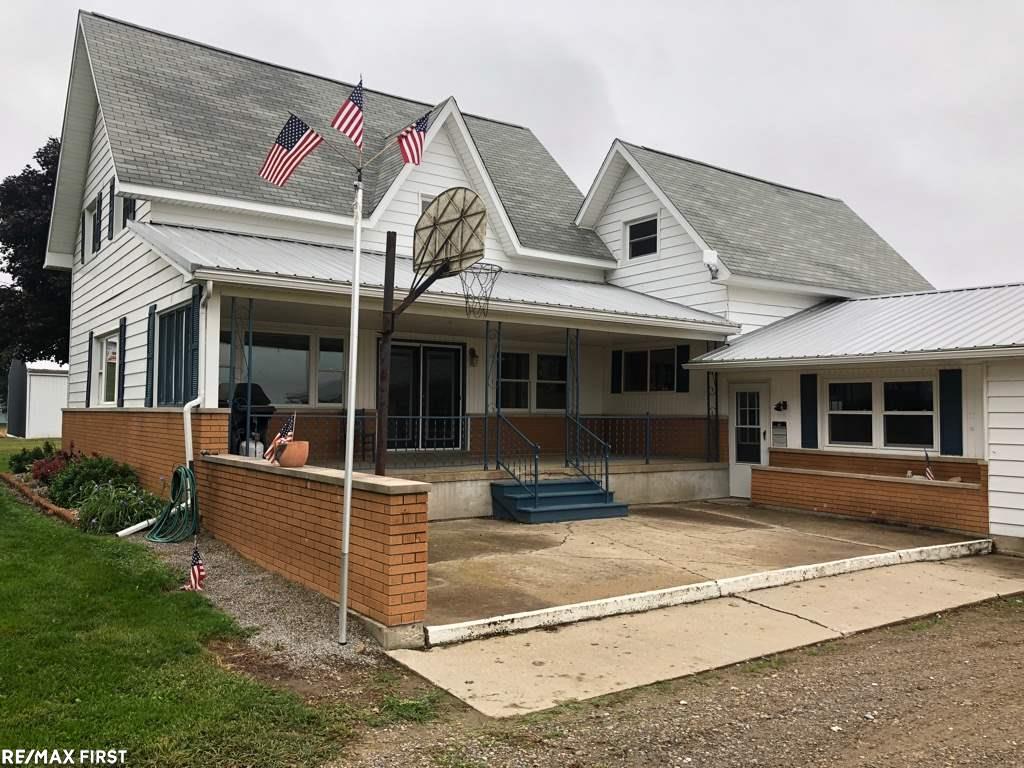 4161 Farr Road Peck, MI 48466 - Photo 3 of 20 31361622-2.JPG