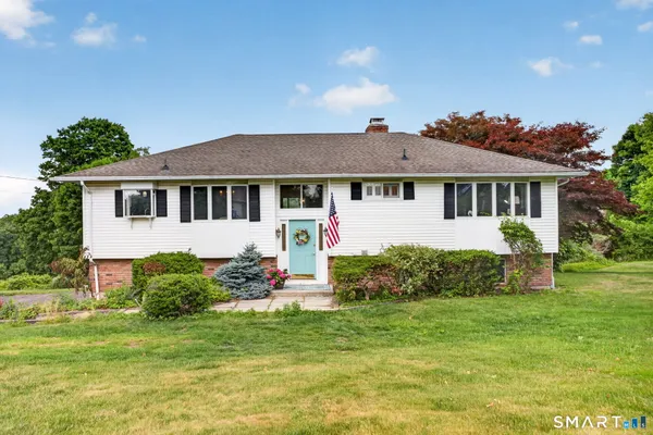 $679,000 | 14 Whippoorwill Hill Road, Newtown, CT 06470