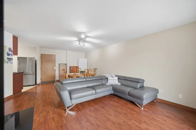 $159,900 | 5600 Astor Lane, Unit 315, Rolling Meadows, IL 60008