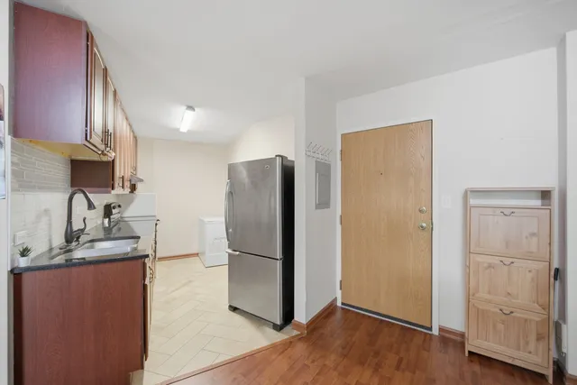 $159,900 | 5600 Astor Lane, Unit 315, Rolling Meadows, IL 60008