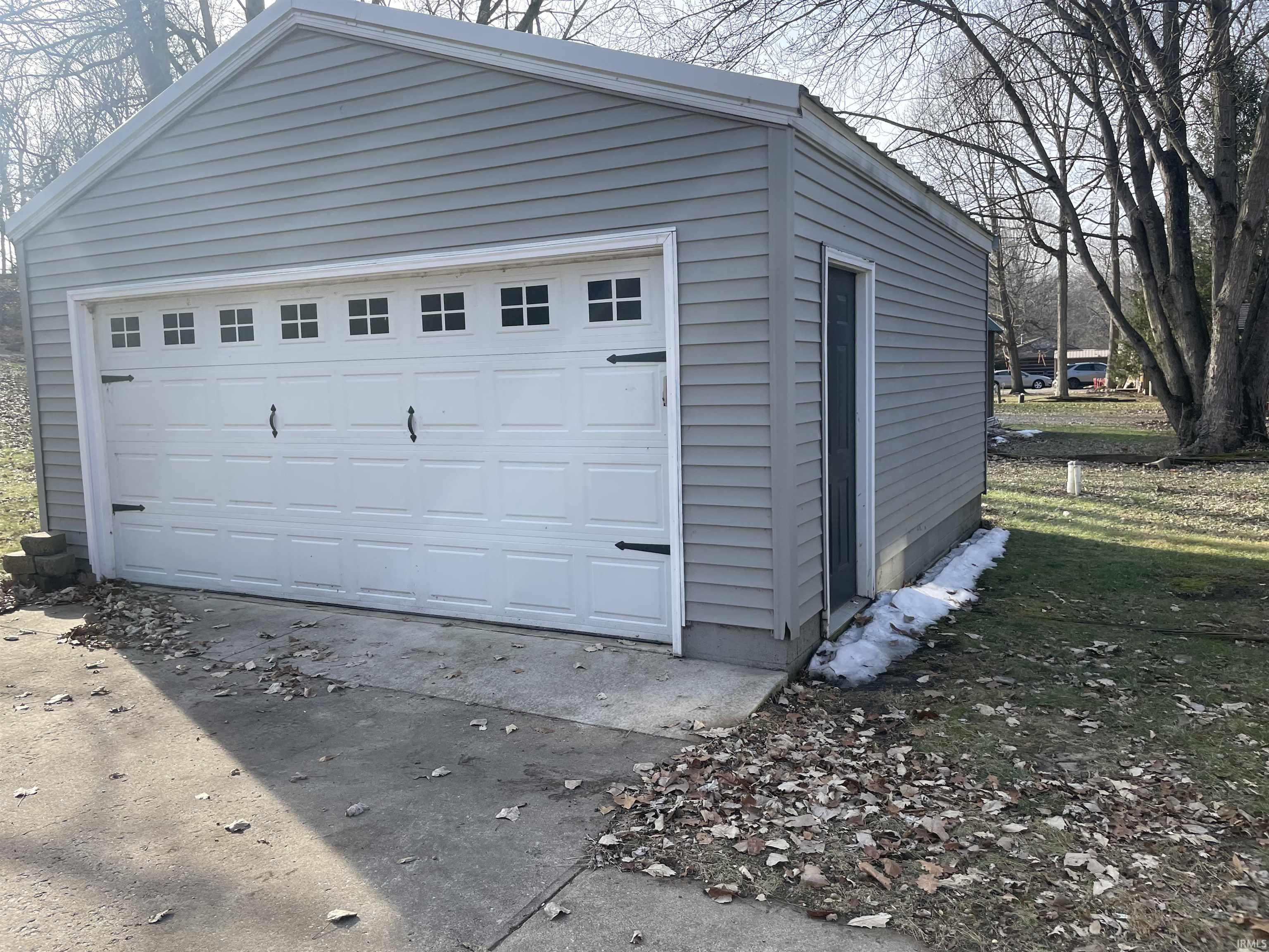2024 Round A Bout Road Monticello, IN 47960 - Photo 4 of 19