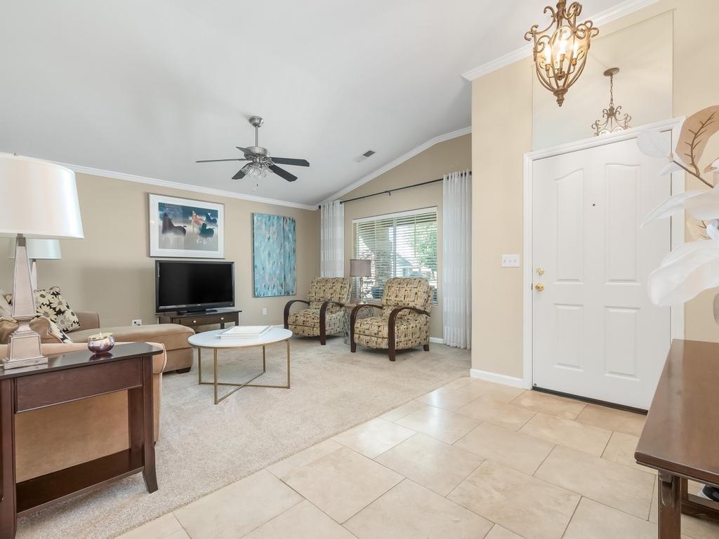 2443 Ranier Way Hanford, CA 93230 - Photo 4 of 30 Gallery Image 4