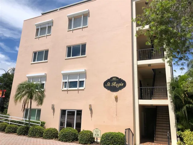 $2,650 | 301 South Gulfstream Avenue, Unit 301, Sarasota, FL 34236