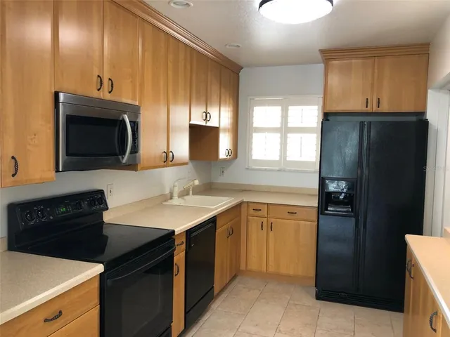 $2,650 | 301 South Gulfstream Avenue, Unit 301, Sarasota, FL 34236