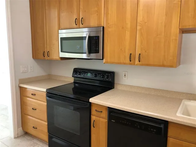 $2,650 | 301 South Gulfstream Avenue, Unit 301, Sarasota, FL 34236