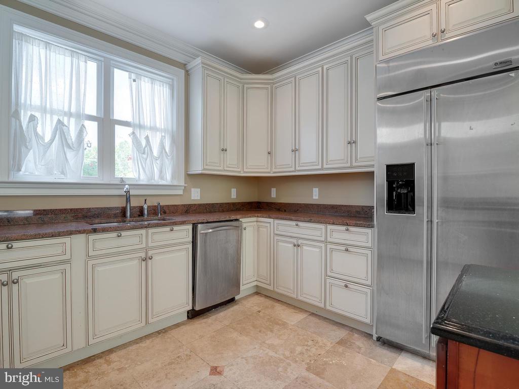 1645 Kirby Road McLean, VA 22101 - Photo 11 of 64