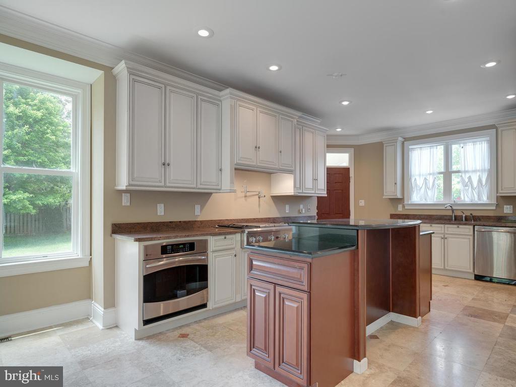 1645 Kirby Road McLean, VA 22101 - Photo 13 of 64