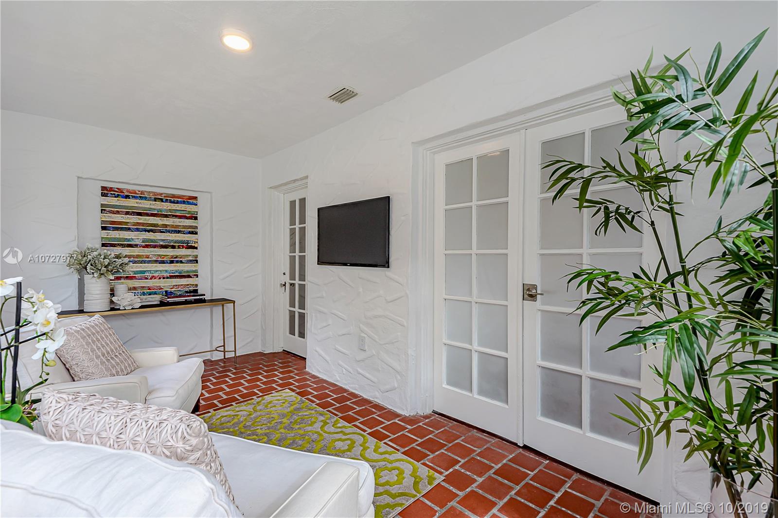 829 Lorca Street Coral Gables, FL 33134 - Photo 17 of 21 Florida/Sitting Room