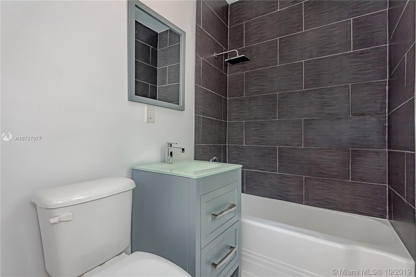 829 Lorca Street Coral Gables, FL 33134 - Photo 21 of 21 En Suite Bathroom of Third Bedroom