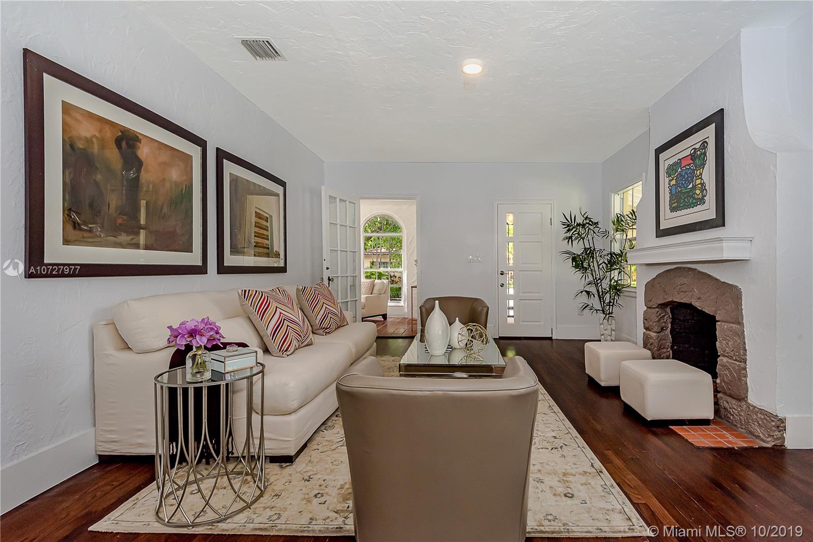 829 Lorca Street Coral Gables, FL 33134 - Photo 5 of 21 Working fireplace