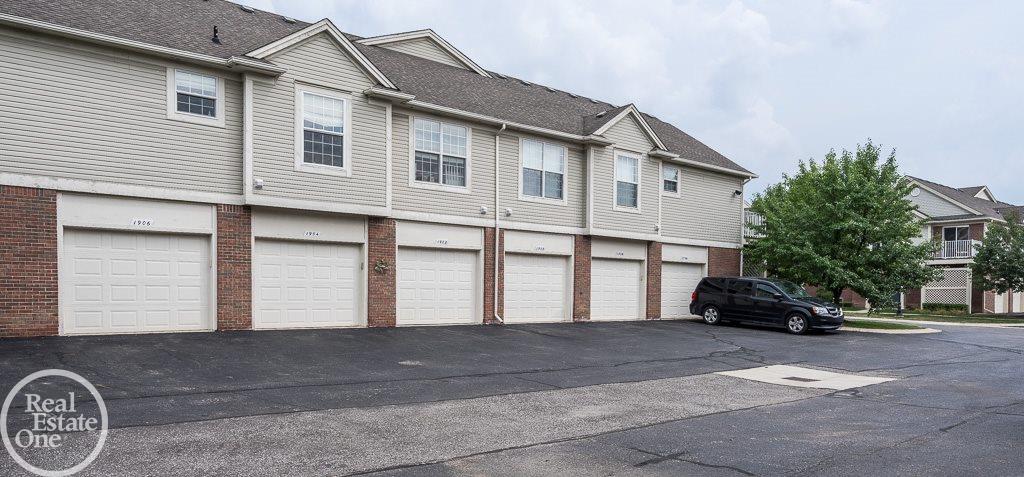 1902 Flagstone Circle Rochester, MI 48307 - Photo 18 of 18