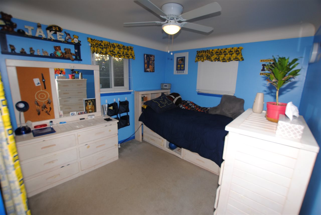 22851 Rausch Avenue Eastpointe, MI 48021 - Photo 15 of 33 31347874-14.JPG