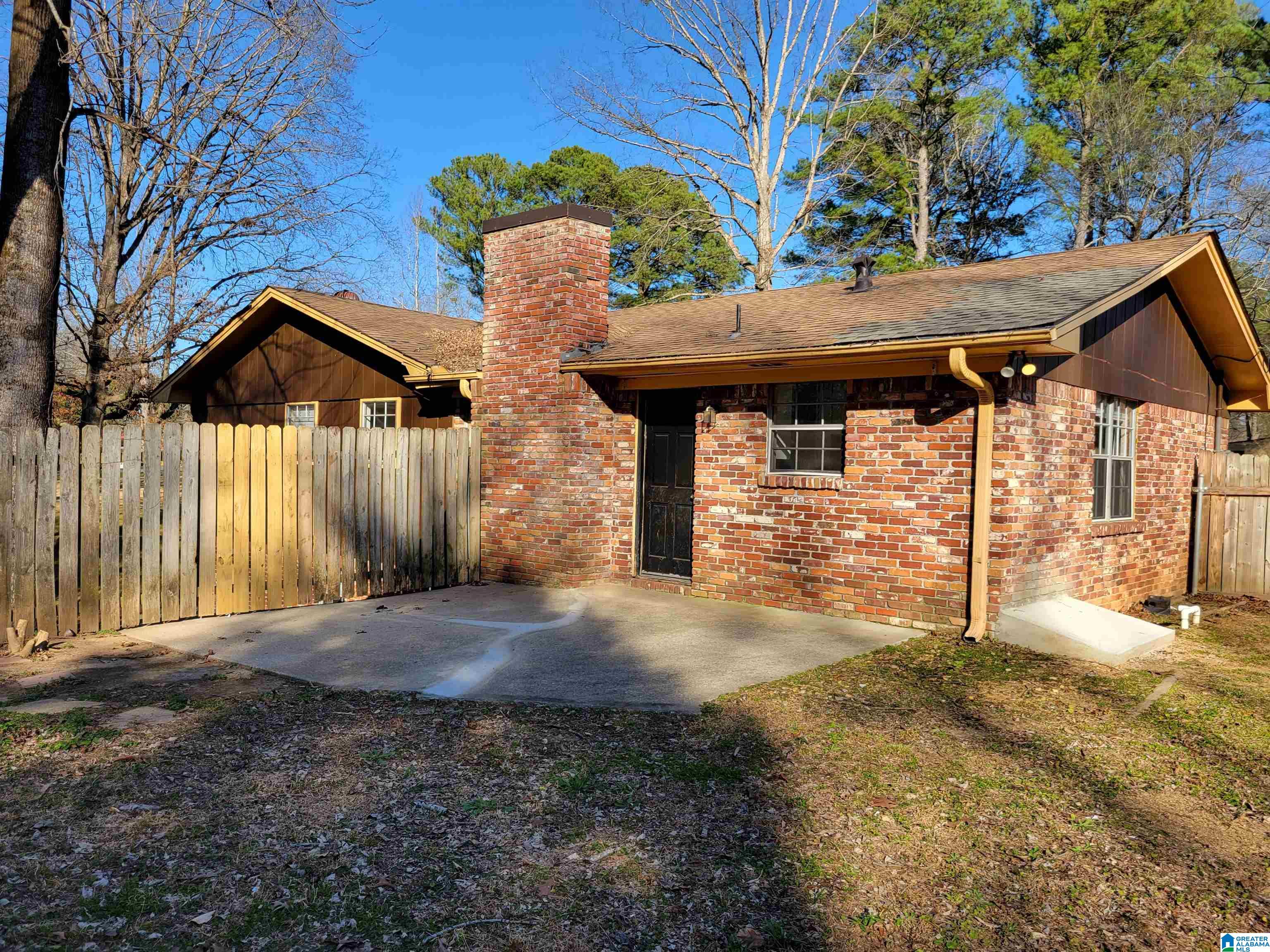 932 Longview Circle Adamsville, AL 35005 - Photo 2 of 15