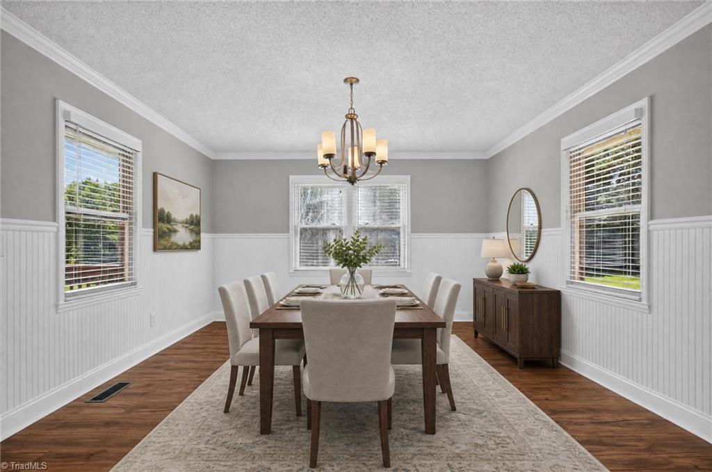 1335 Old Mill Farm Road Lexington, NC 27295 - Photo 10 of 42 Dinning Room.