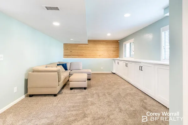 $360,000 | 7115 12th Avenue, Jenison, MI 49428