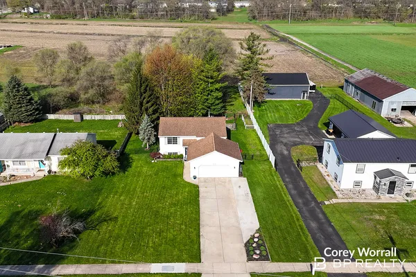 $360,000 | 7115 12th Avenue, Jenison, MI 49428