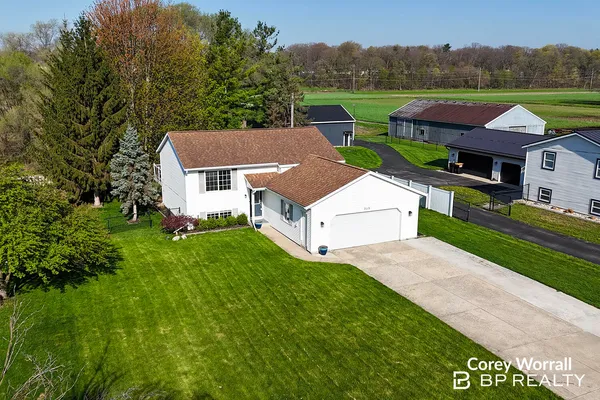 $360,000 | 7115 12th Avenue, Jenison, MI 49428