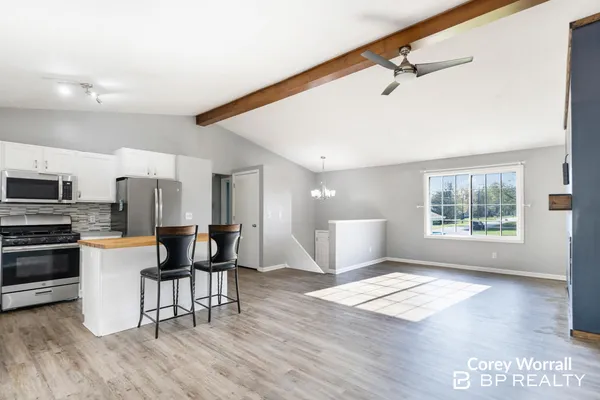 $360,000 | 7115 12th Avenue, Jenison, MI 49428