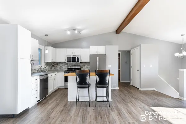 $360,000 | 7115 12th Avenue, Jenison, MI 49428