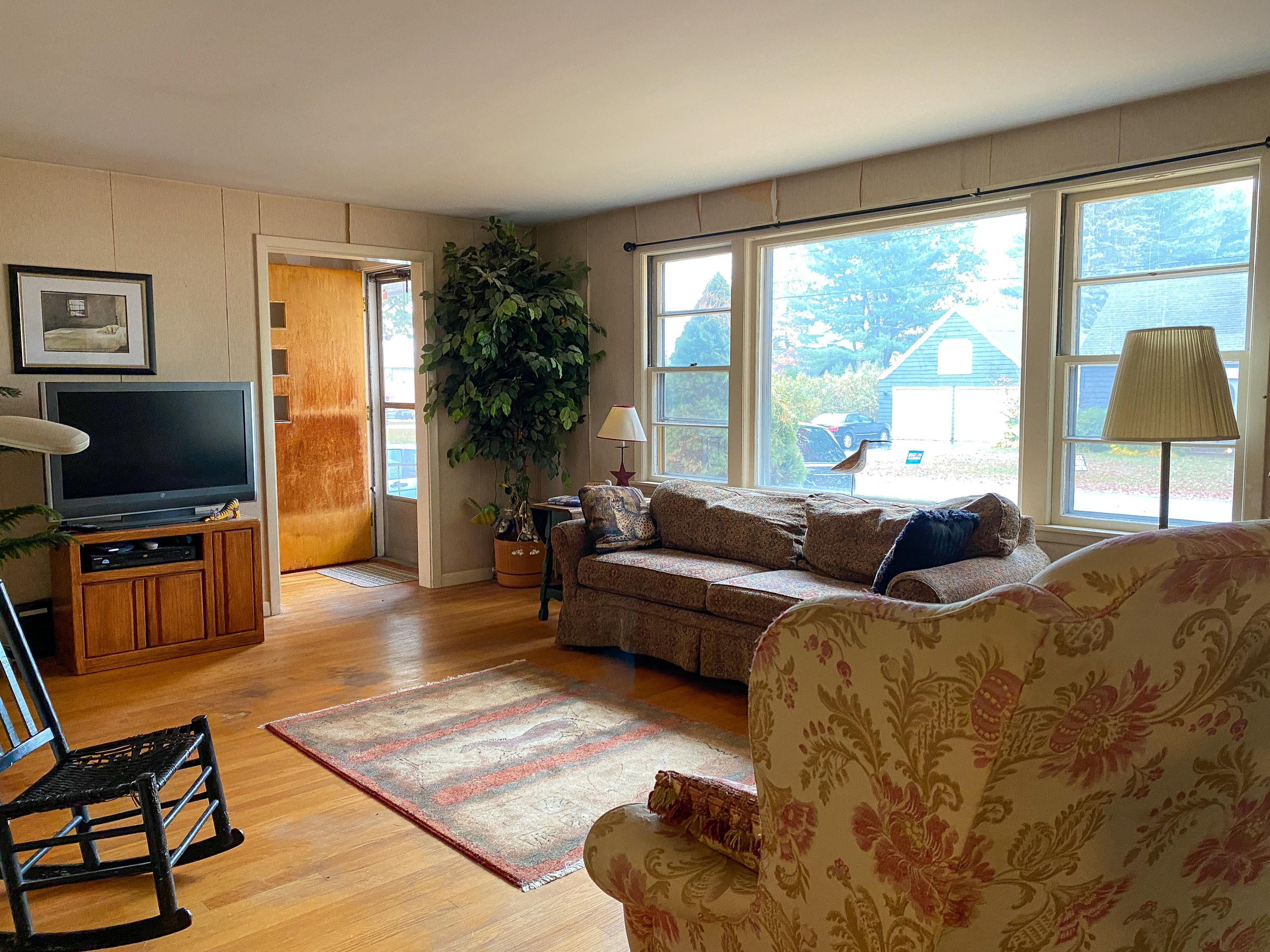 3 Meadowview Road Cumberland Center, ME 04021 - Photo 4 of 16 3 Meadowview Living Room