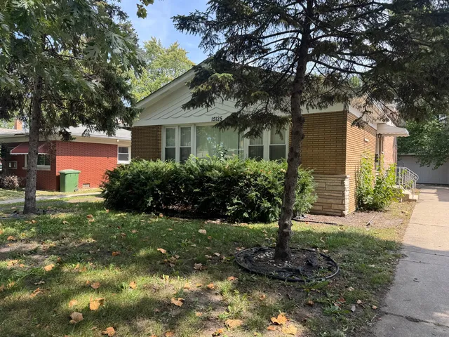 $2,850 | 15125 East End Avenue, Dolton, IL 60419