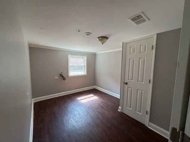 $2,850 | 15125 East End Avenue, Dolton, IL 60419