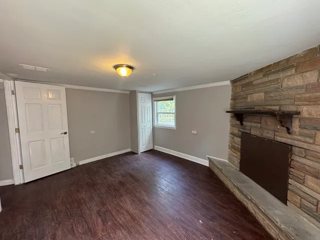 $2,850 | 15125 East End Avenue, Dolton, IL 60419