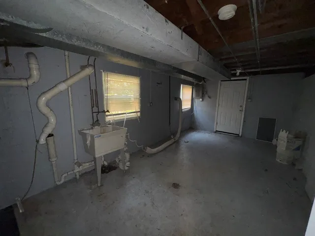 $2,850 | 15125 East End Avenue, Dolton, IL 60419