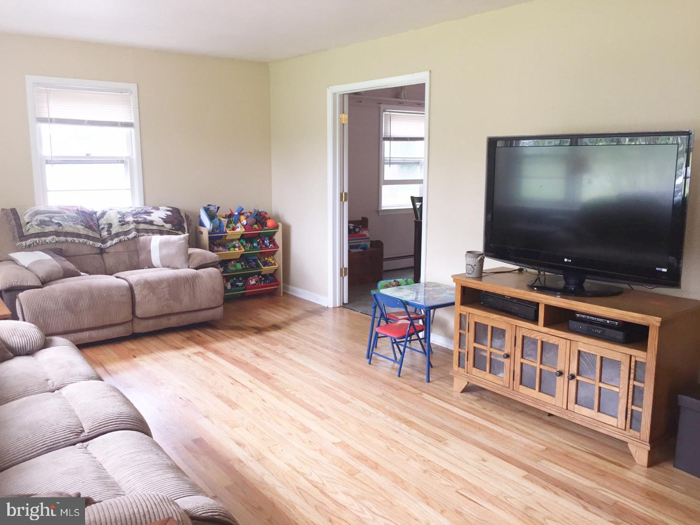 112 Blackwell Road Pennington, NJ 08534 - Photo 5 of 24