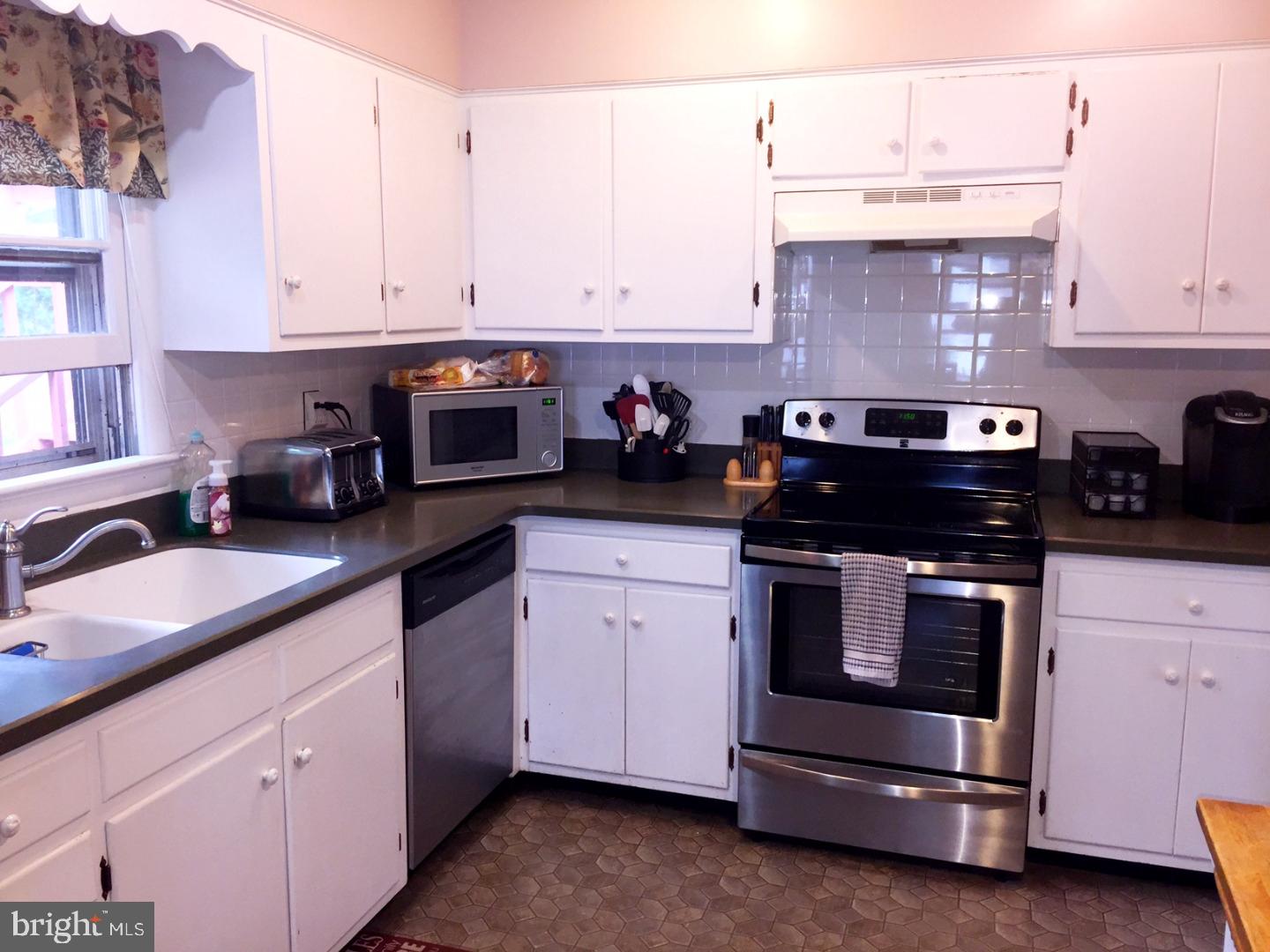 112 Blackwell Road Pennington, NJ 08534 - Photo 6 of 24