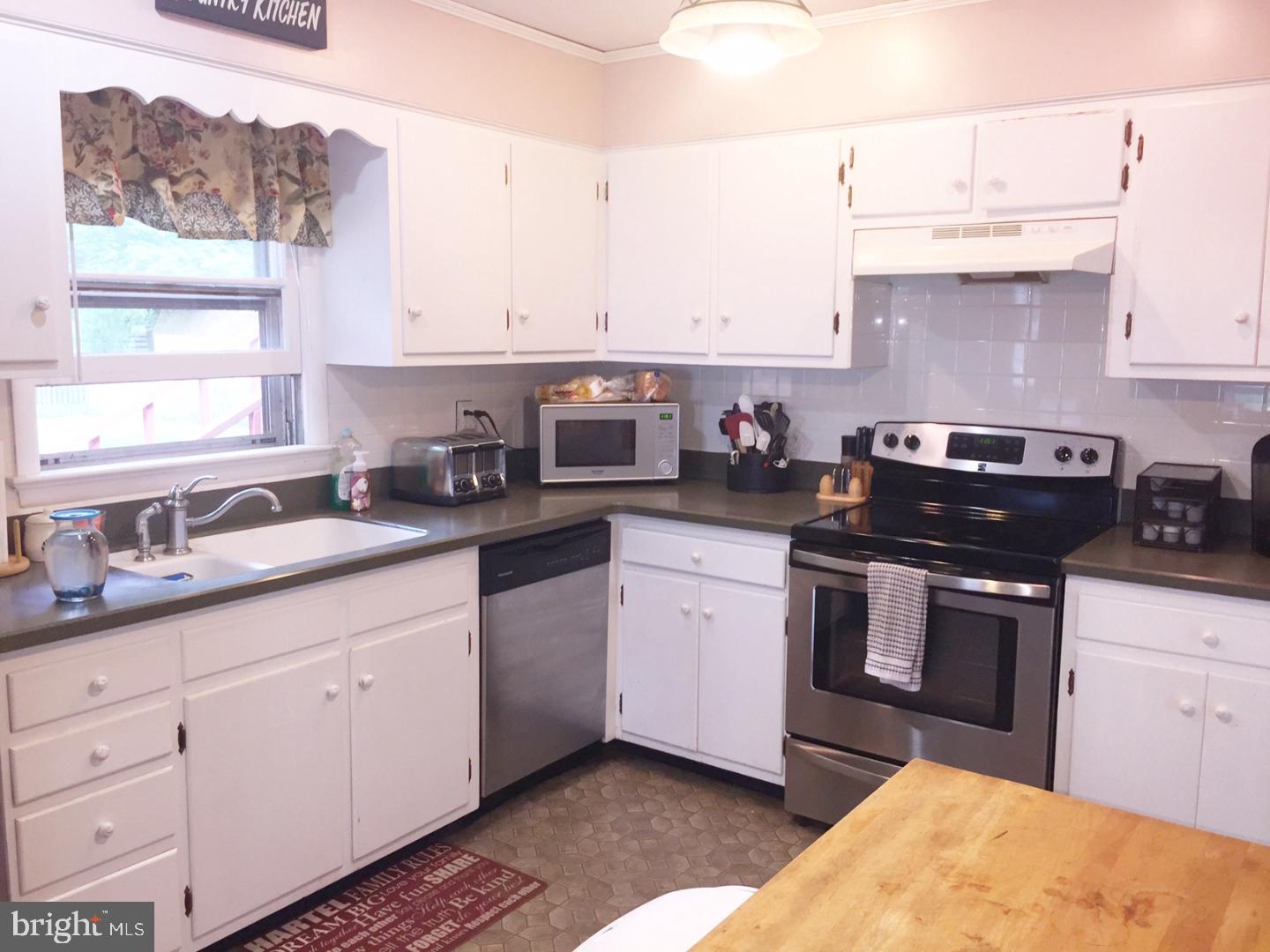 112 Blackwell Road Pennington, NJ 08534 - Photo 7 of 24