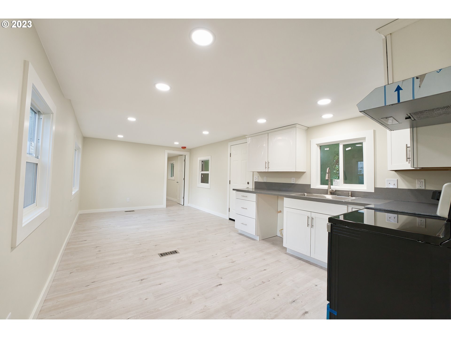 17655 Bluff Road, Unit 41 Sandy, OR 97055 - Photo 11 of 21 a open kitchen with stainless steel appliances granite countertop a sink and cabinets