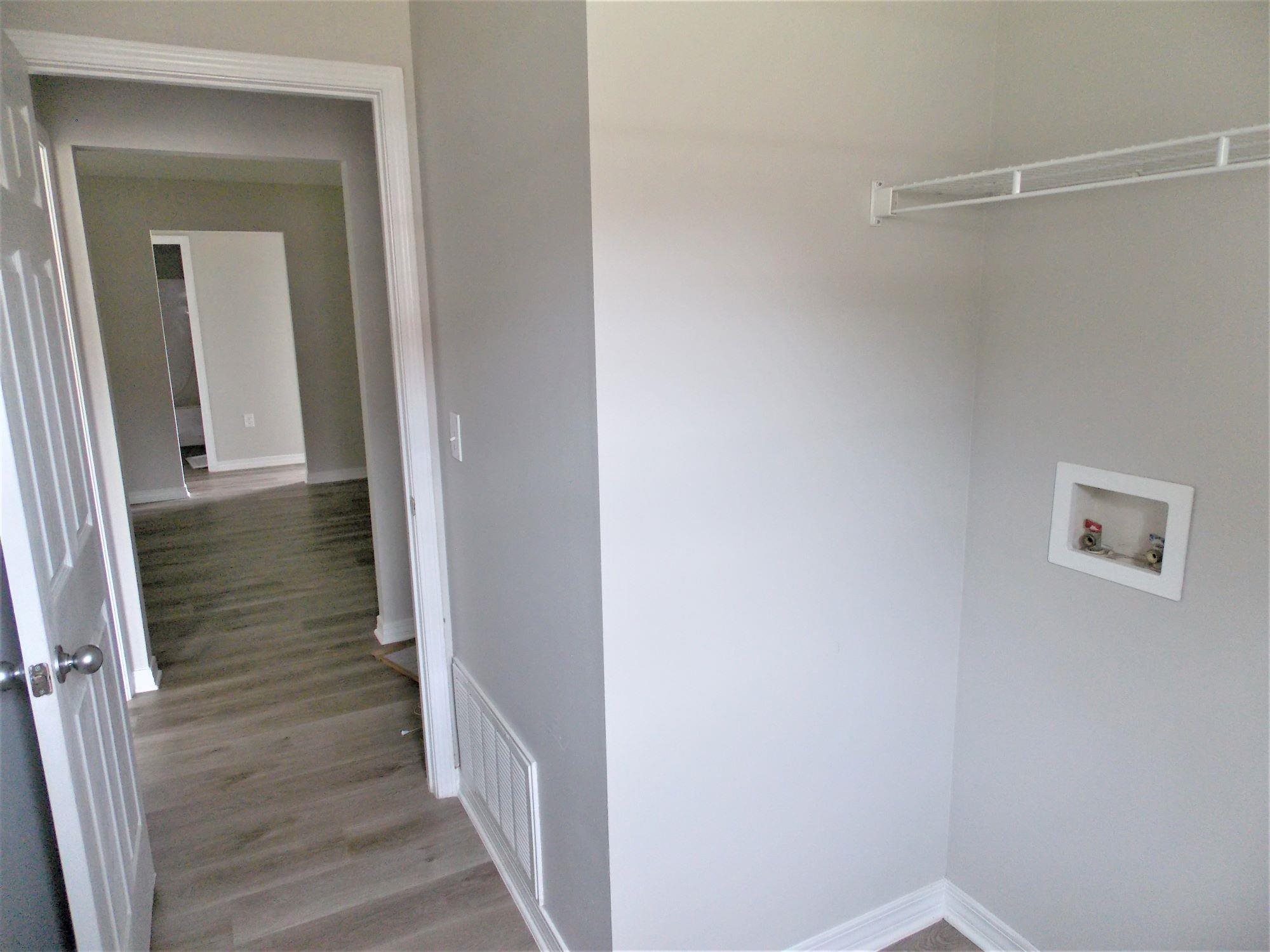 525 Hamilton Boulevard Foley, AL 36535 - Photo 27 of 28 Laundry Room