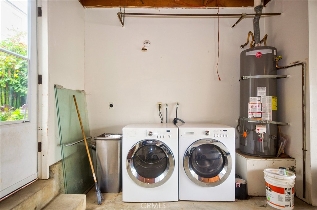 23507 Twin Spring Lane Diamond Bar, CA 91765 - Photo 20 of 27 a utility room with dryer and washer
